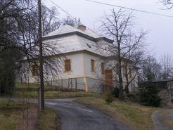 budova fary z r. 1773  v empírovém styly